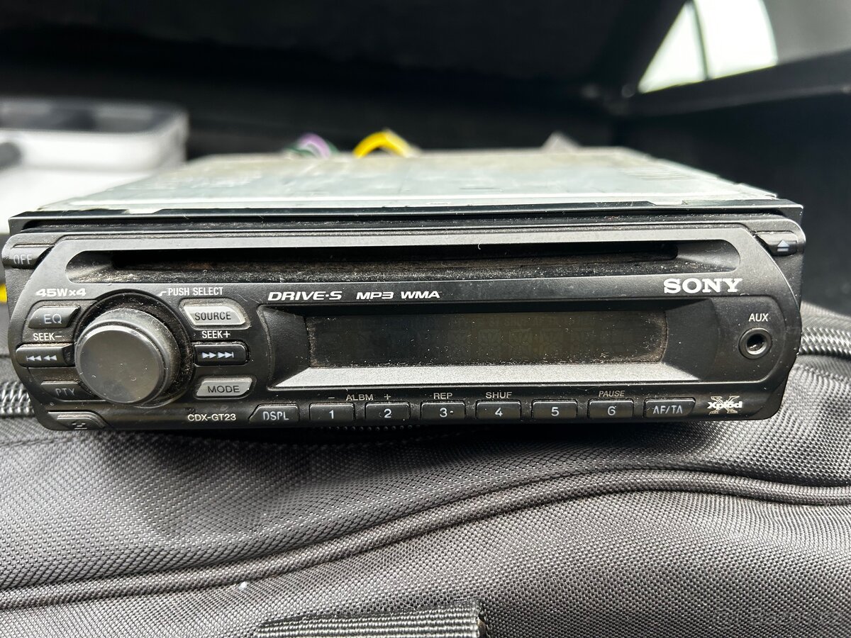 SONY CDX-GT23