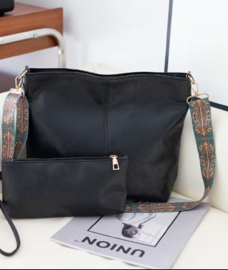 Krásná nová černá kabelka