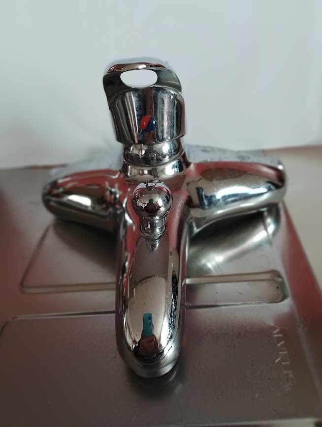 KUPELNOVA VODOVODNA BATERIA