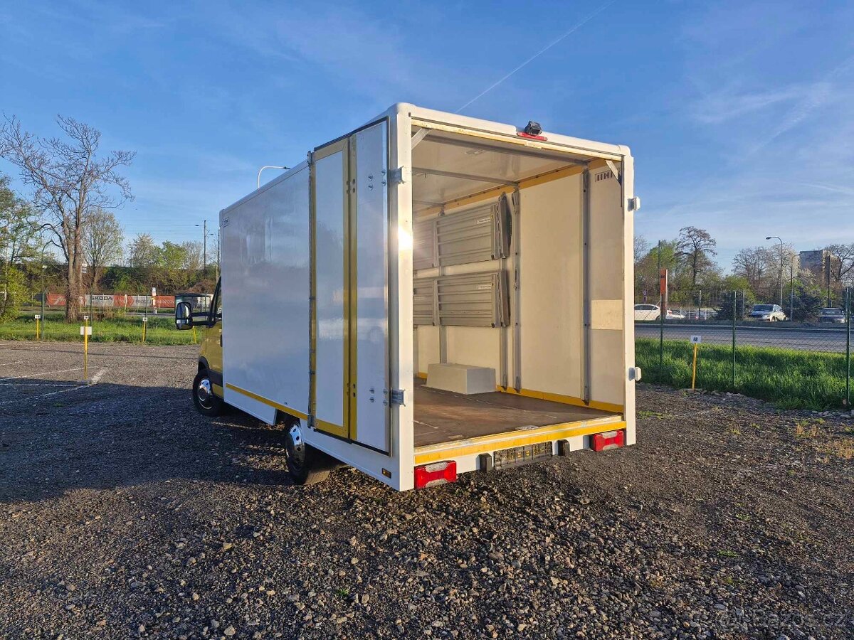 ŠIROKÉ VRATA Iveco daily 138.000 km