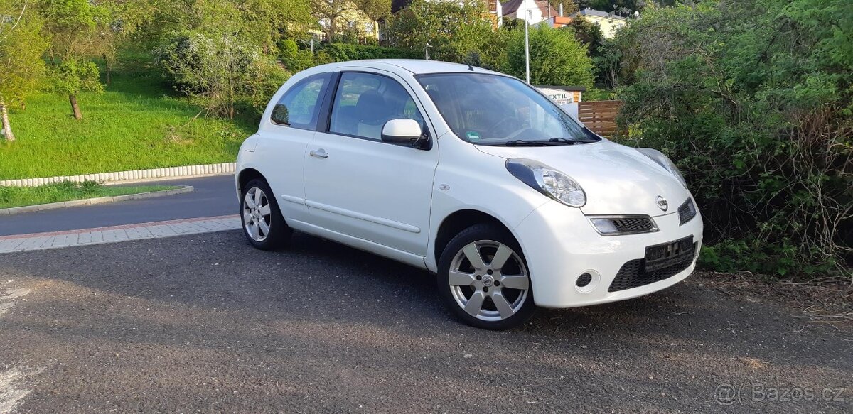 NISSAN MICRA 1.4 i rok 2010 - NAVIGACE klimatizace