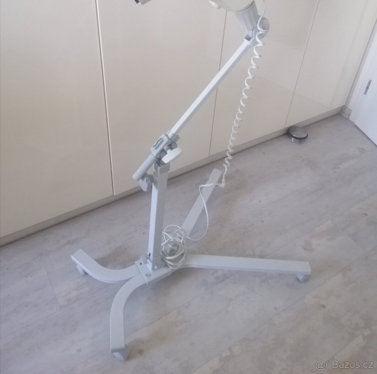 BIOPTRON PRO mobilní podlahový stojan