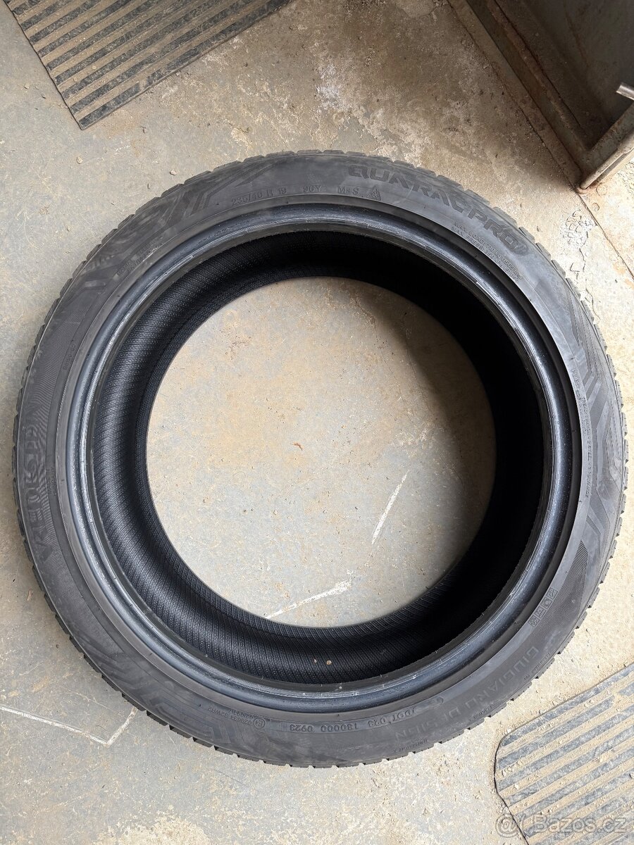 Celoroční pneu Vredestein 235/40 R19