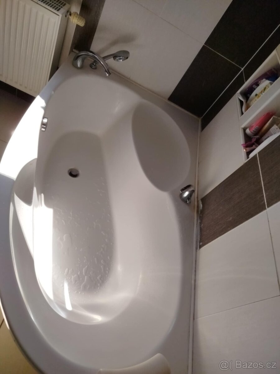 Rohová vana včetně nové, tříbodové baterie