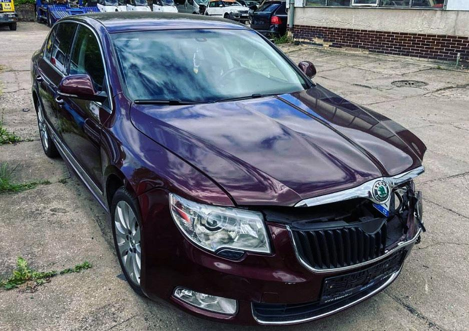 Vůz na náhradní díly Škoda Superb 2 sedan 2009 CBBB KNW LF3X