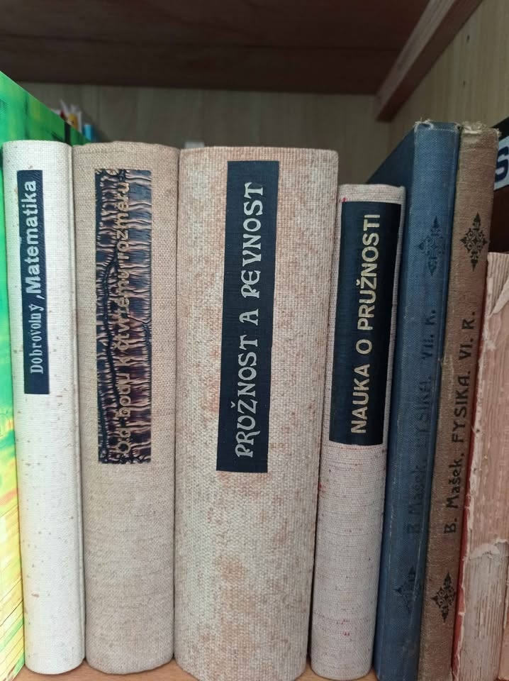 Staré učebnice - odborná literatura (matematika, pružnost a