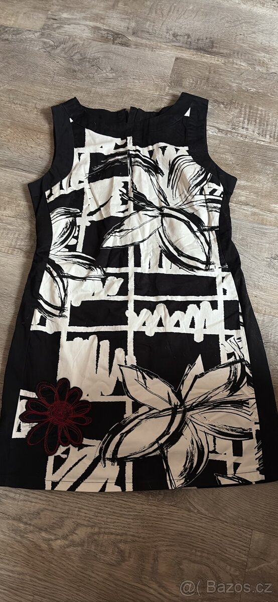 Šaty Desigual-velikost 42