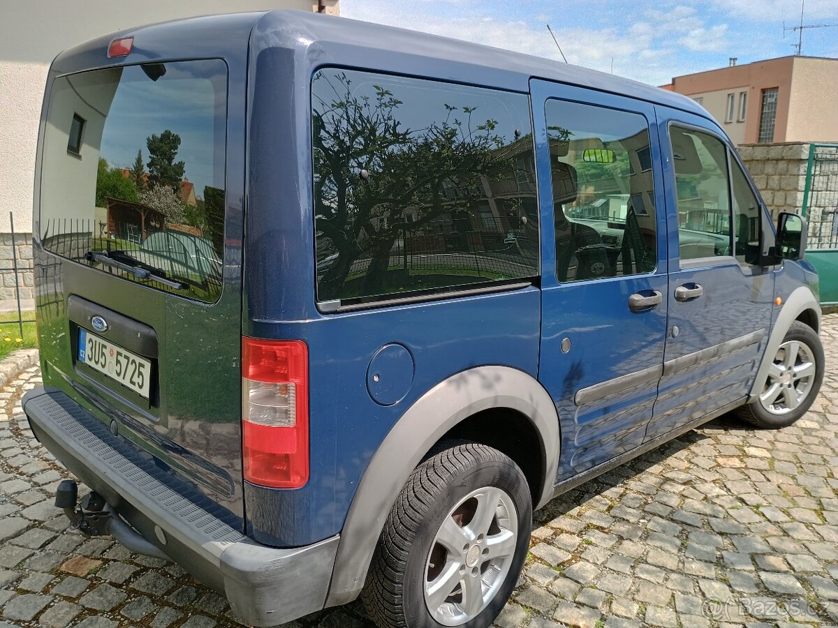 Ford Tourneo Connect 1.8i 85kw Benzín // TAŽNÉ //