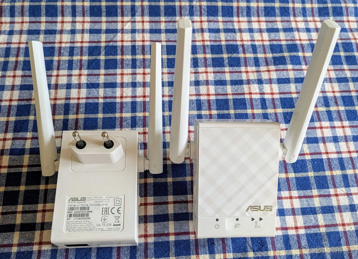 2x Asus RP-AC 51, 2pásmový wifi opakovač