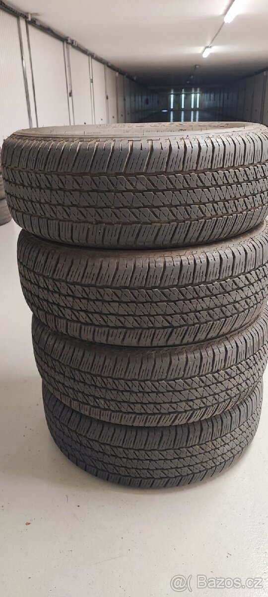 Jako nové 265/60/18 Bridgestone Dueler H/T, DOT 4423.