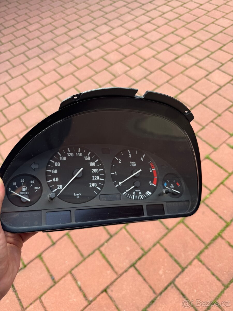 Budíky BMW E39 E38 E53