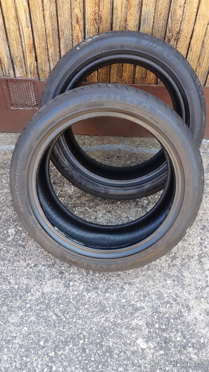 2ks letni pneu Fulda 225/45-17 okolo 4,5mm