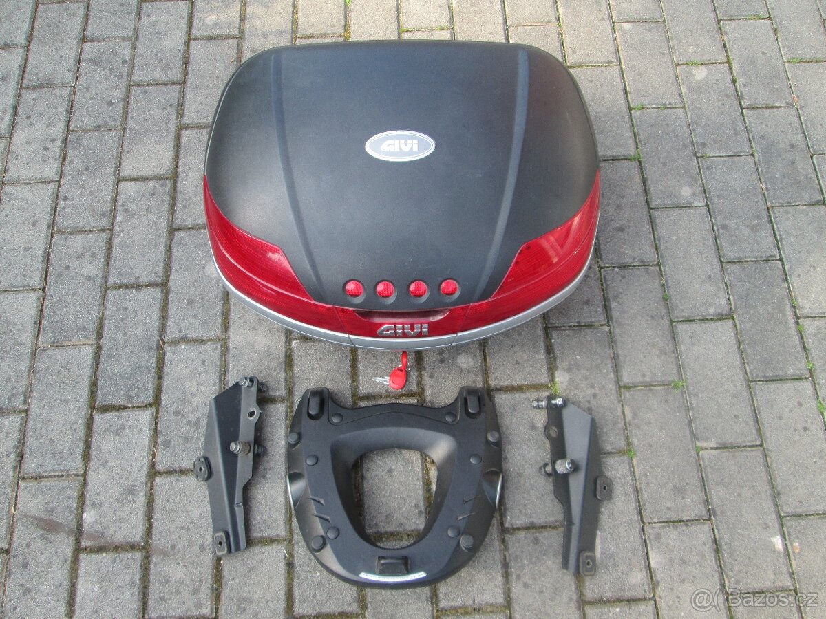 Motokufr Givi 46 l s plotnou