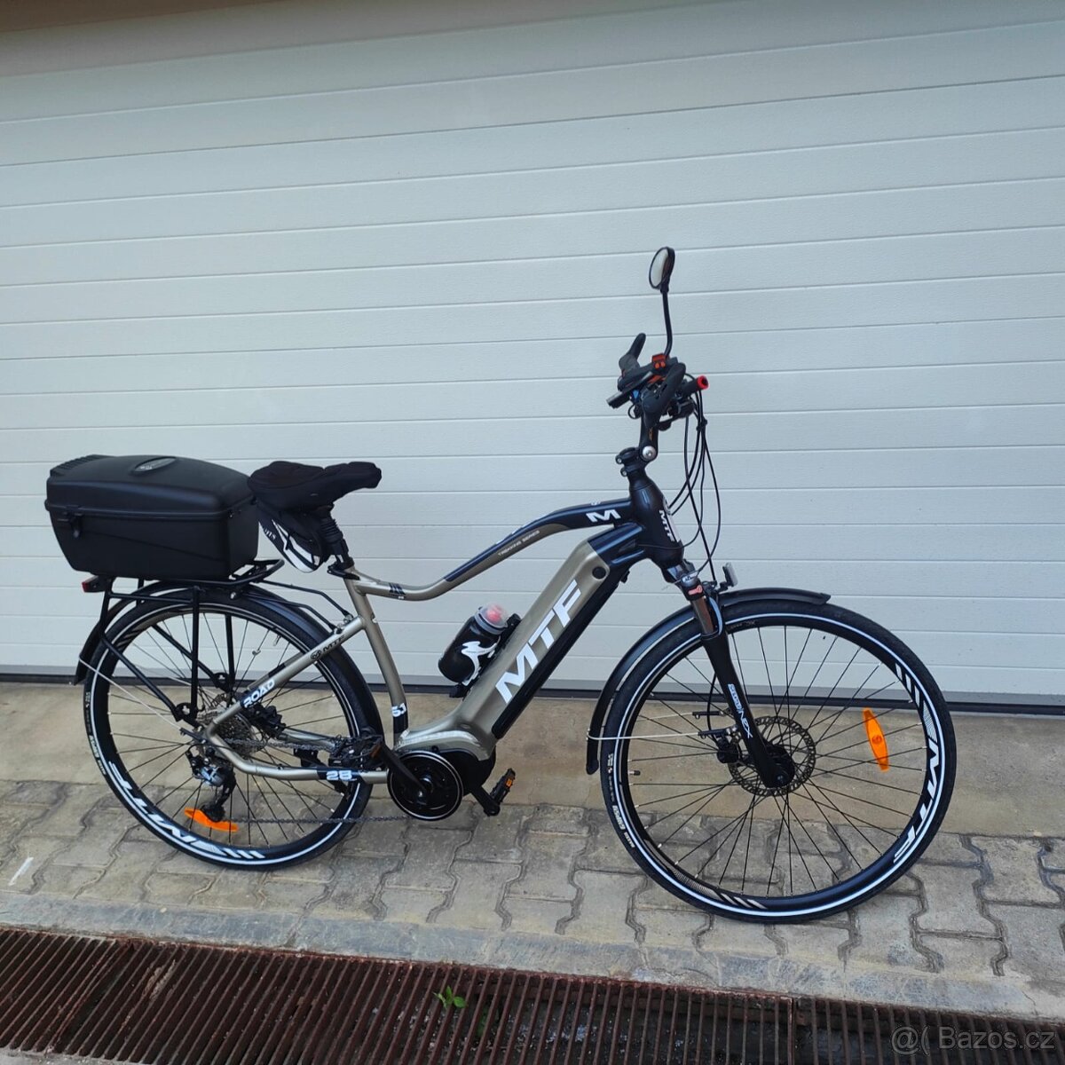 Trekové elektrokolo MTF Road 6.1 vel: 20 Baterie LG, 180km