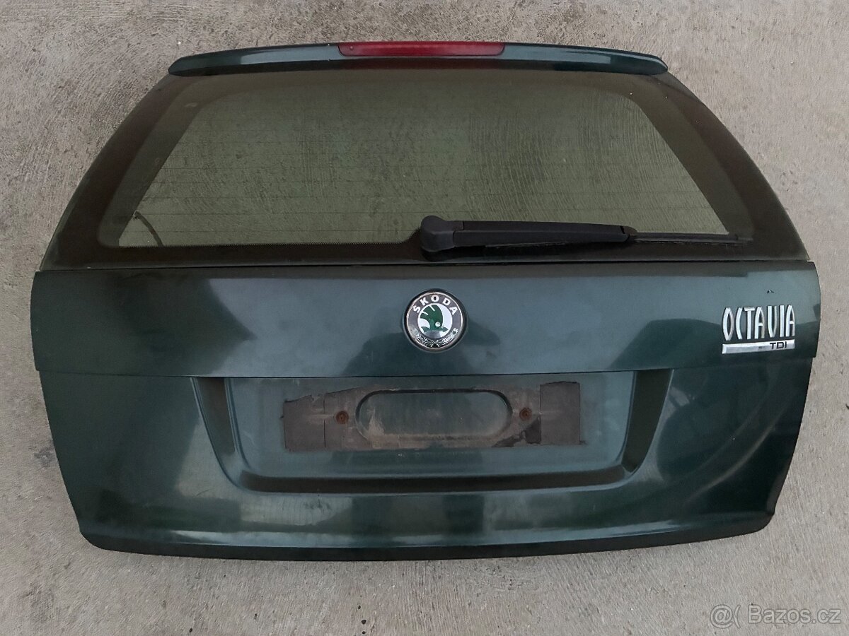 Páté dveře škoda octavia 2 bez koroze