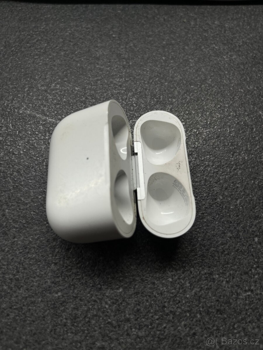 AirPods 3 s MagSafe nabíjecím pouzdrem