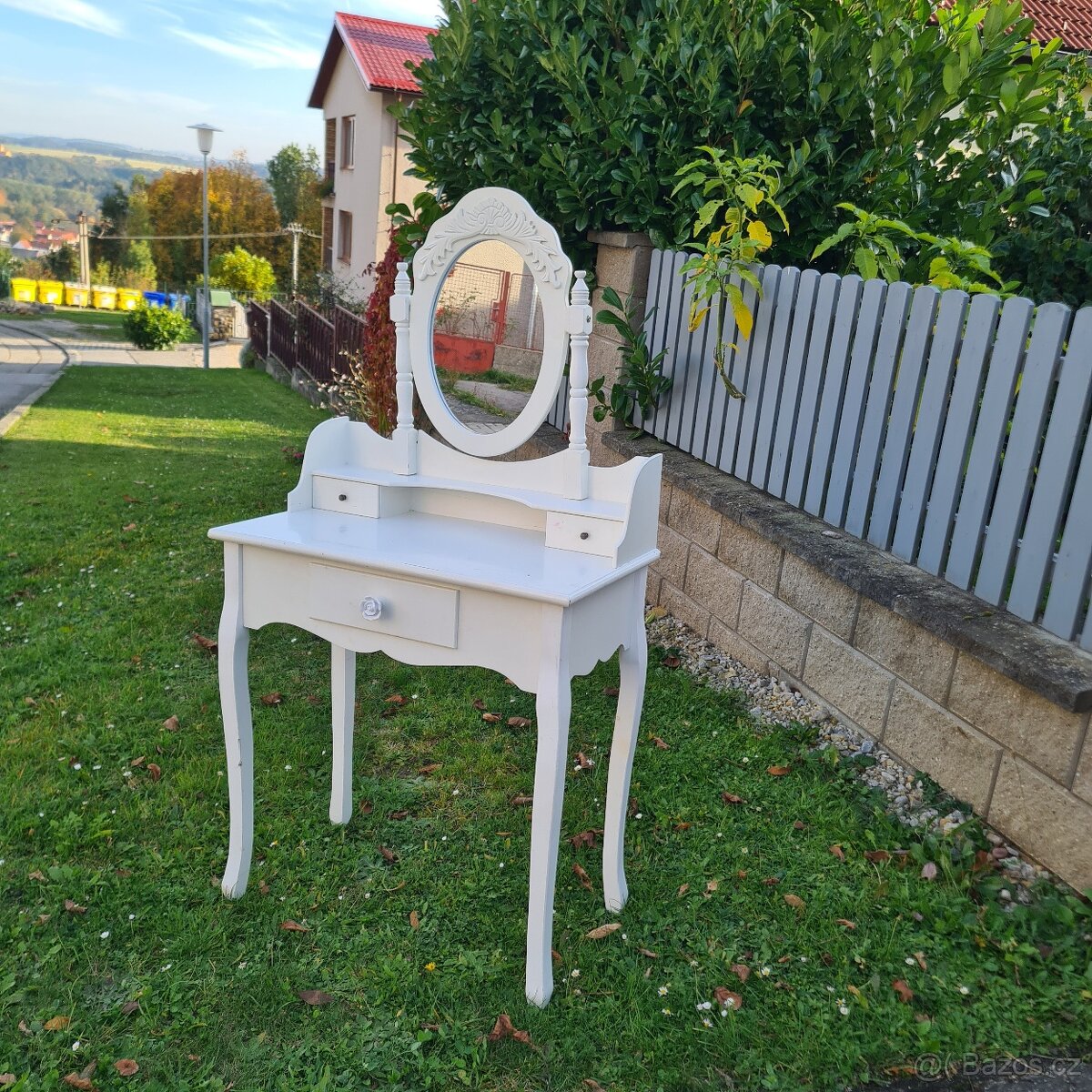 Toaletní stolek, toaletní stůl, bílý