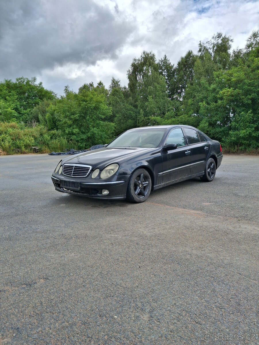 Prodám Mercedes Benz W211 sedan 220cdi rok výroby 2003