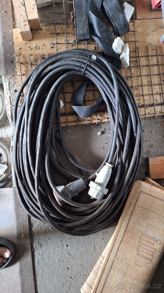 Prodám gumový kabel 380V