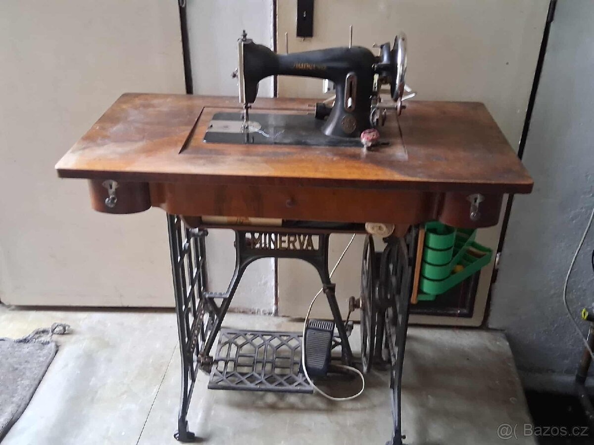 Šicí stroj Minerva