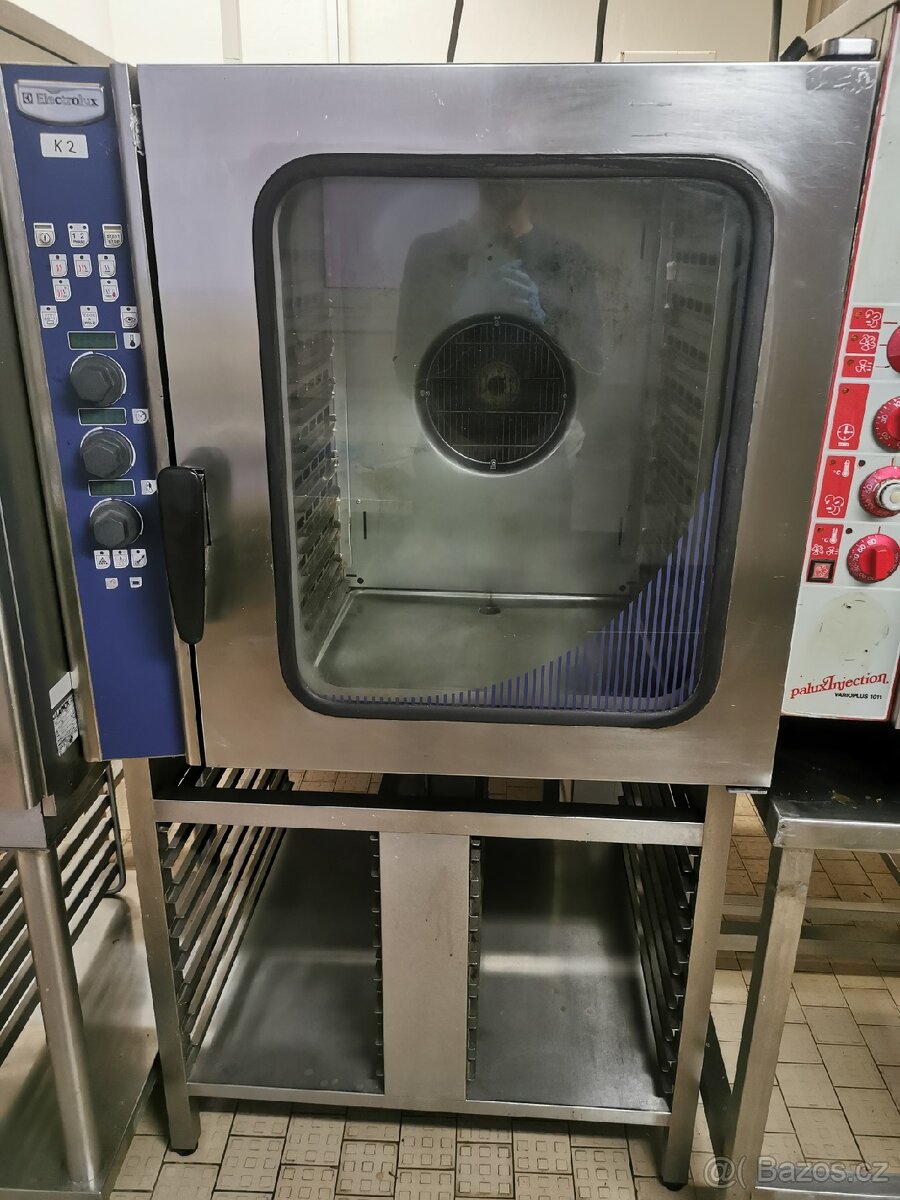 Konvektomat Electrolux s podstavcem
