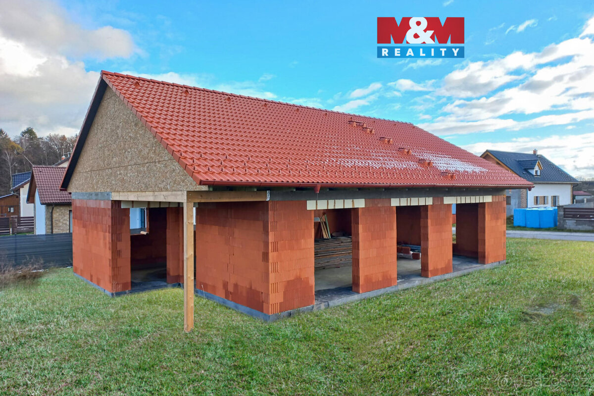 Prodej rodinného domu, 748 m², Hatín