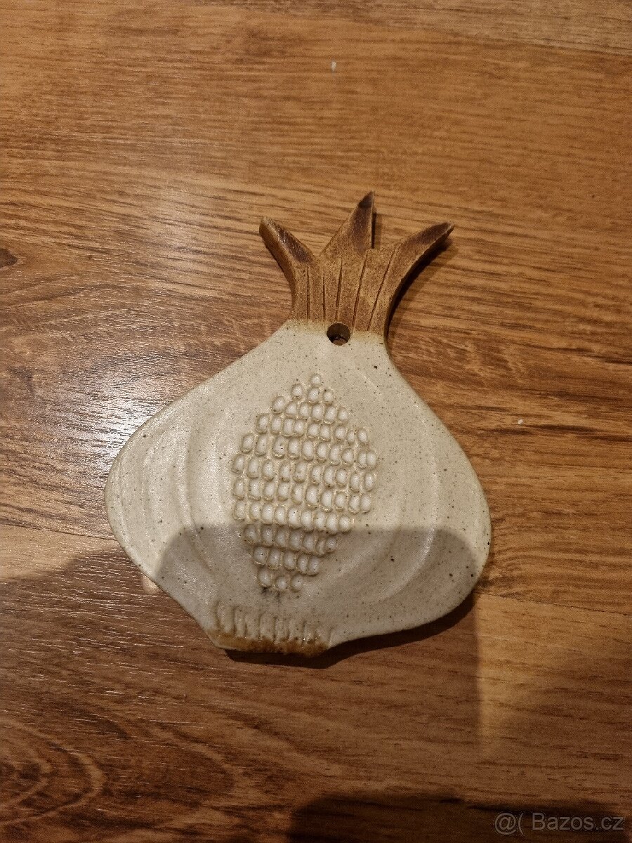 Keramicke struhadlo na cesnek