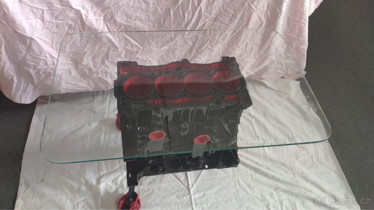 Konferenční stolek z motoru Škoda Octavia