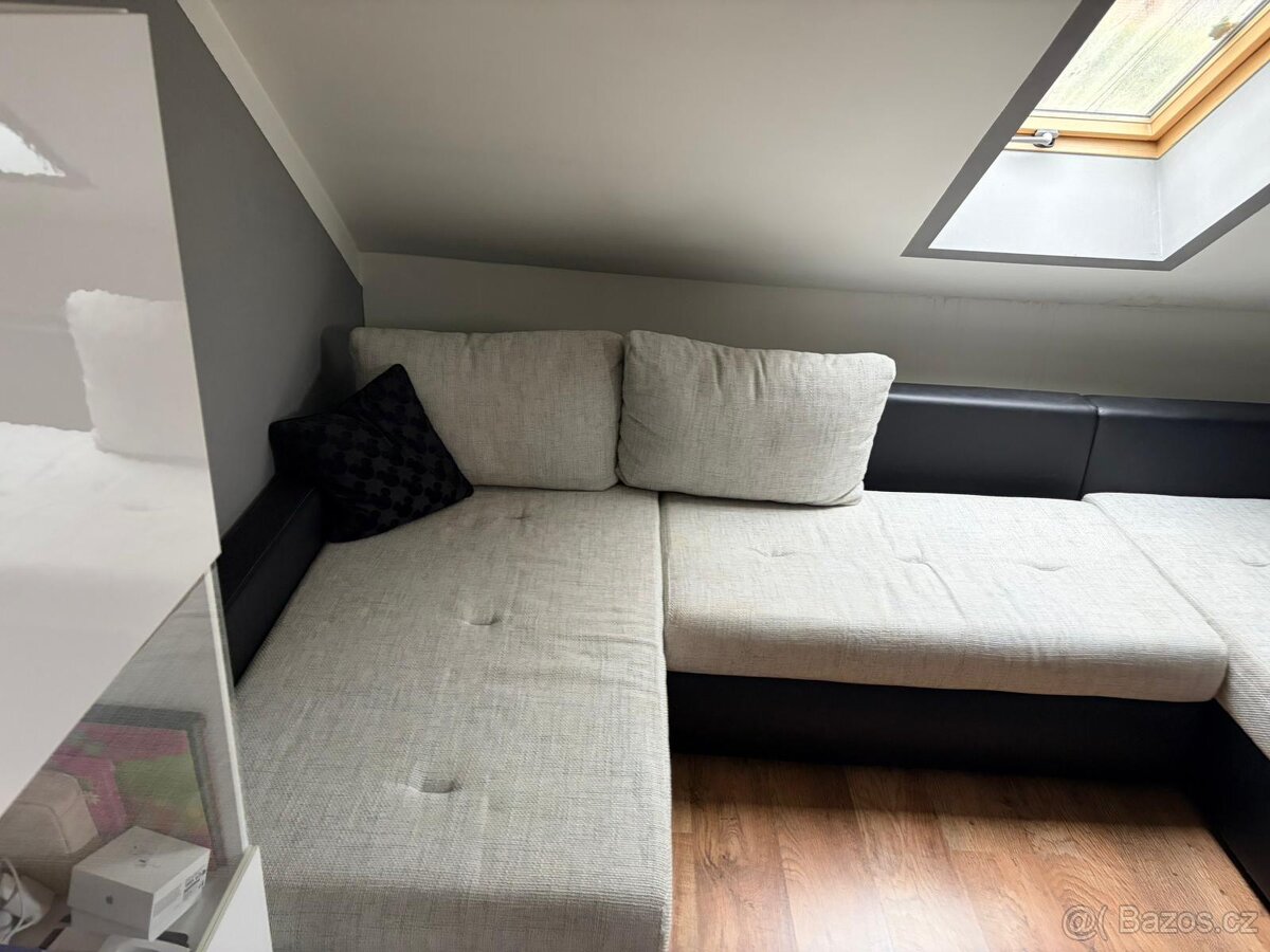 Šedá sedačka “u”