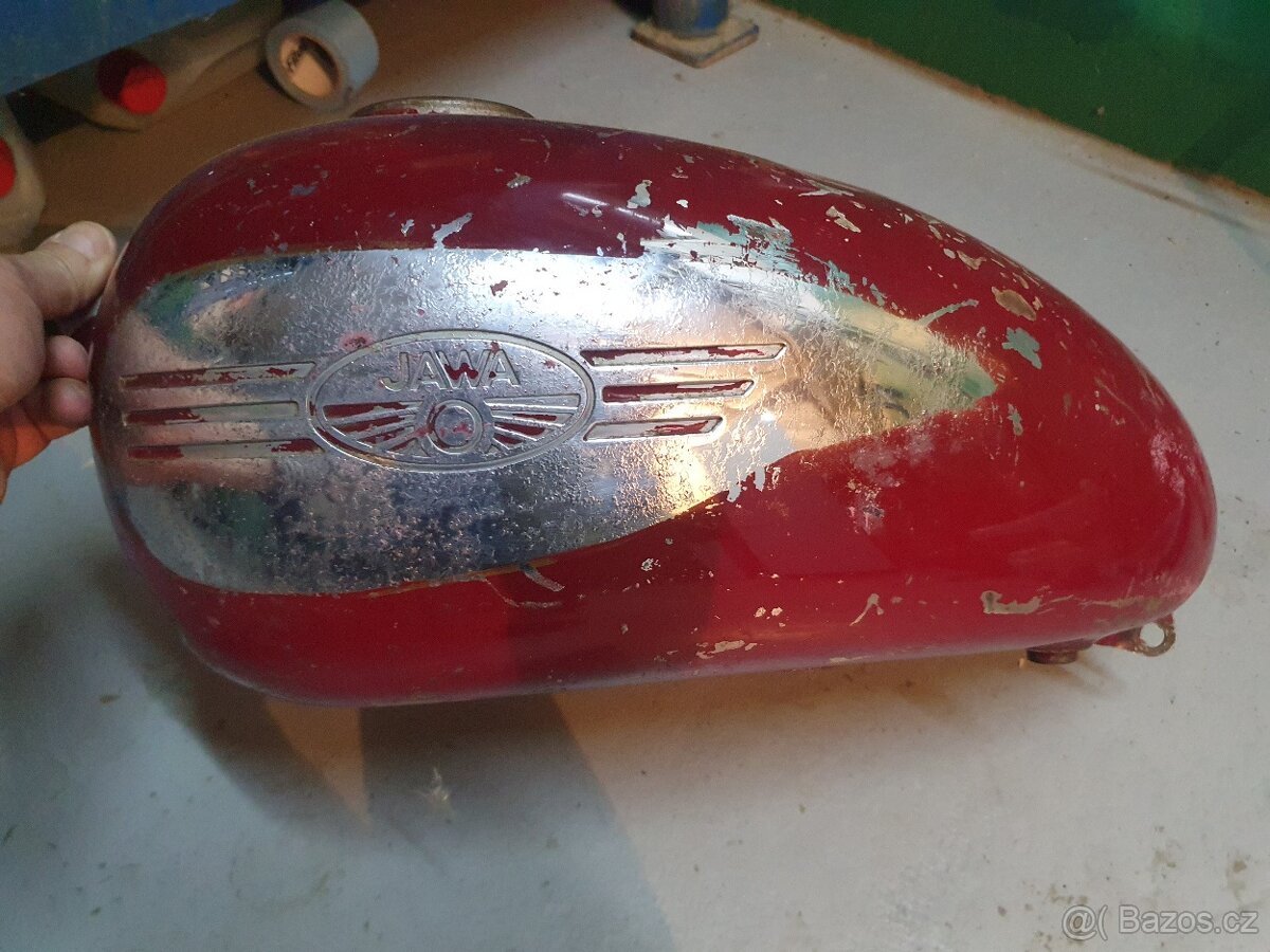 Jawa nadrz panelka 559