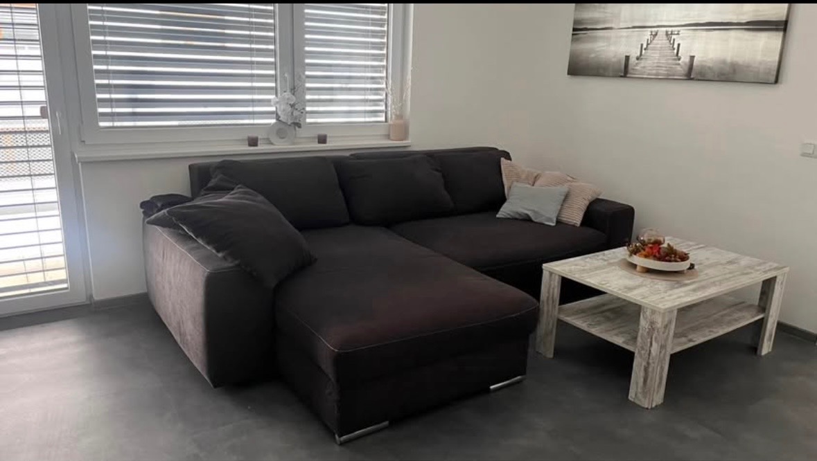 Použitá sedačka prodávám za simblickou cenu.