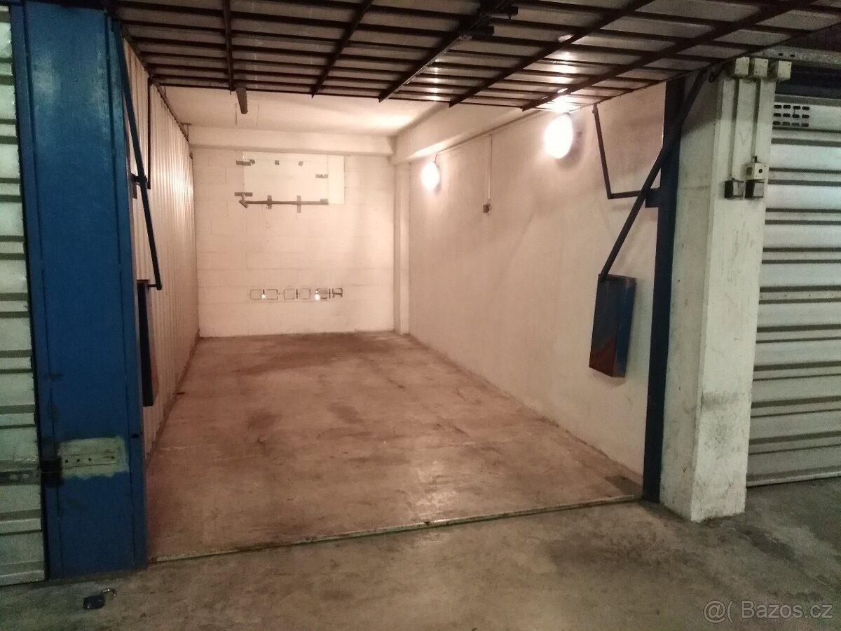 Garáž G4 - ul. Okružní, Olomouc