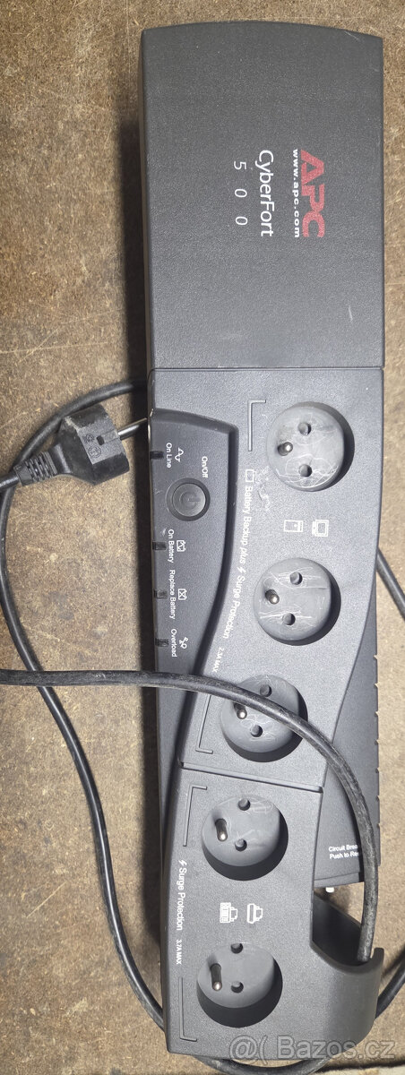 UPS APC cyberfort 500, zdroj