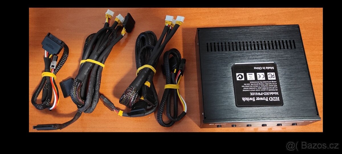 Přepínač ovládání napájení pro 6 HDD/SSD