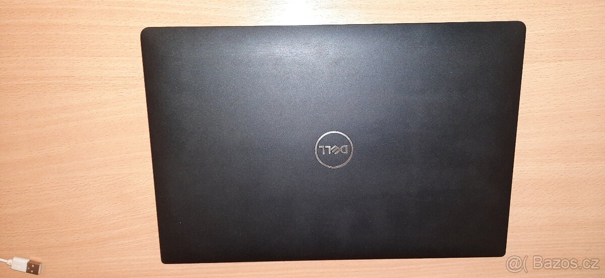 Prodám velmi pěkný, tenký notebook Dell 7490