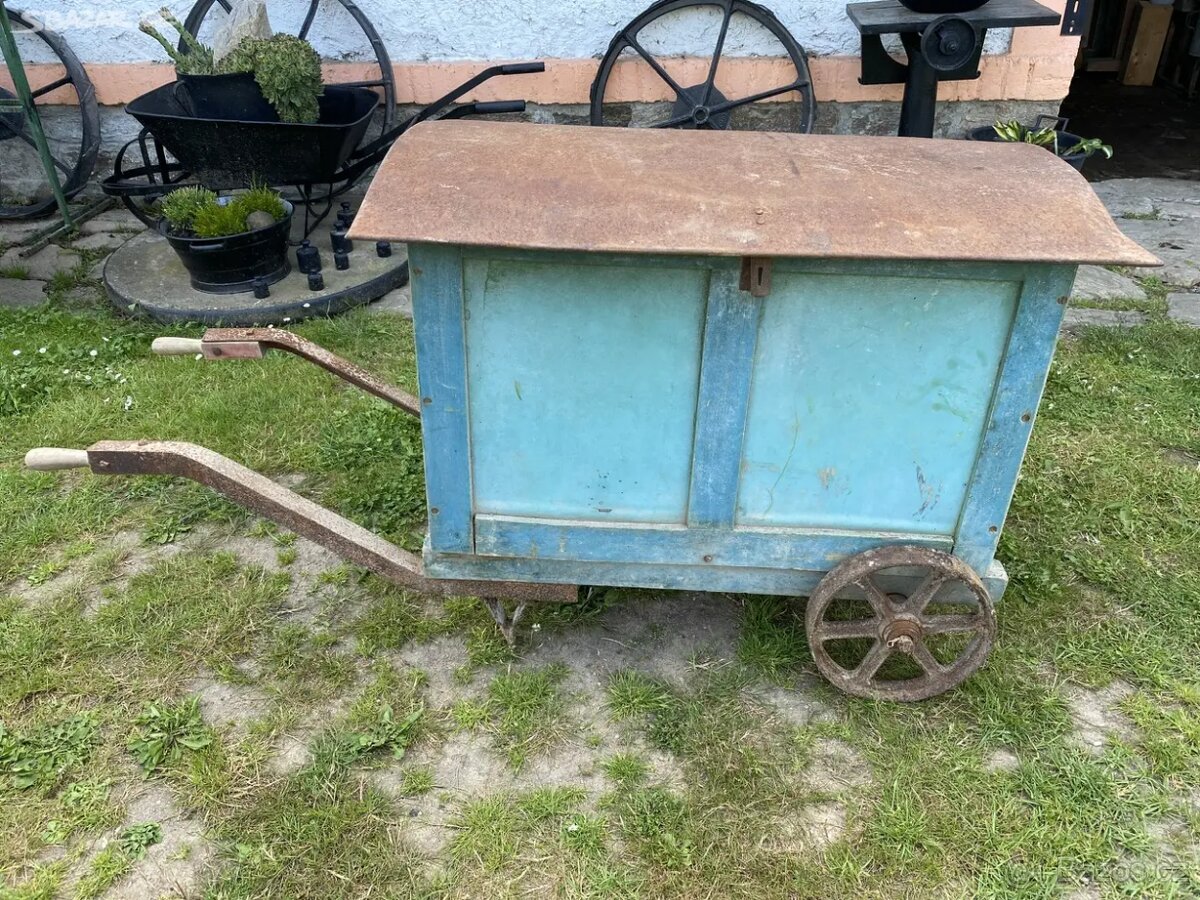 Starozitny elektromotor DUDA