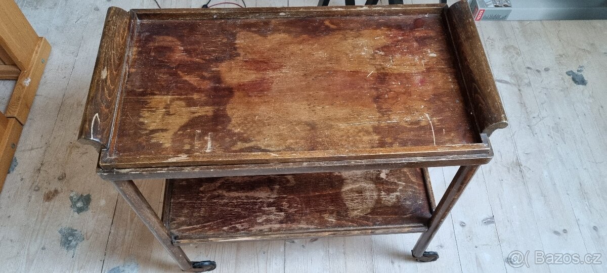 Stolek servírovací na kolečkách THONET
