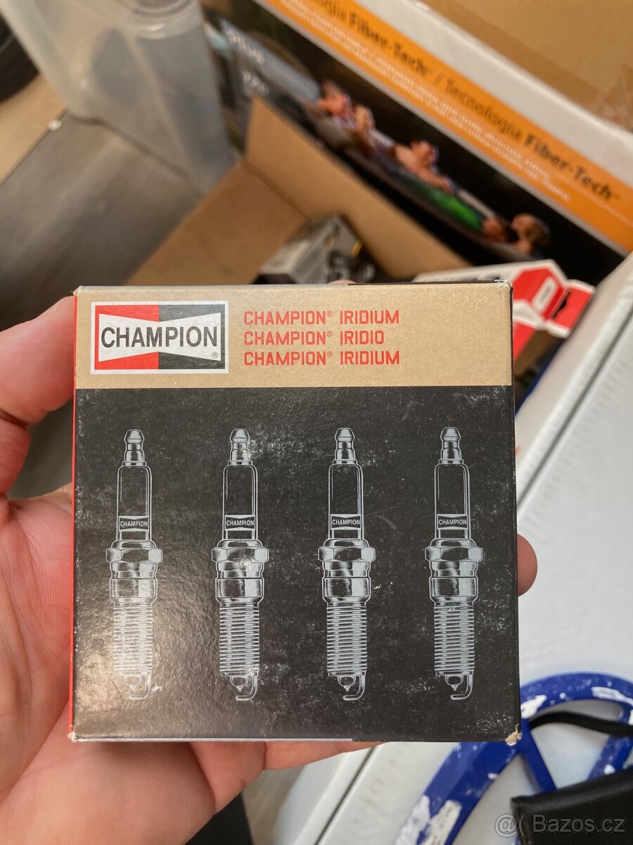 svíčky Champion Iridium 9055