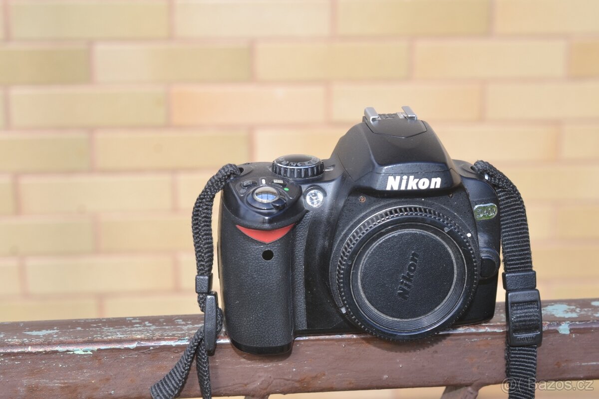 Nikon D40x -telo+ nabíjačka, 1batéria.
