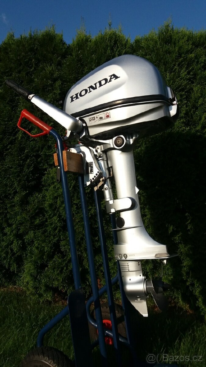 SLEVA - LODNÍ MOTOR HONDA BF 5 / 6 HP