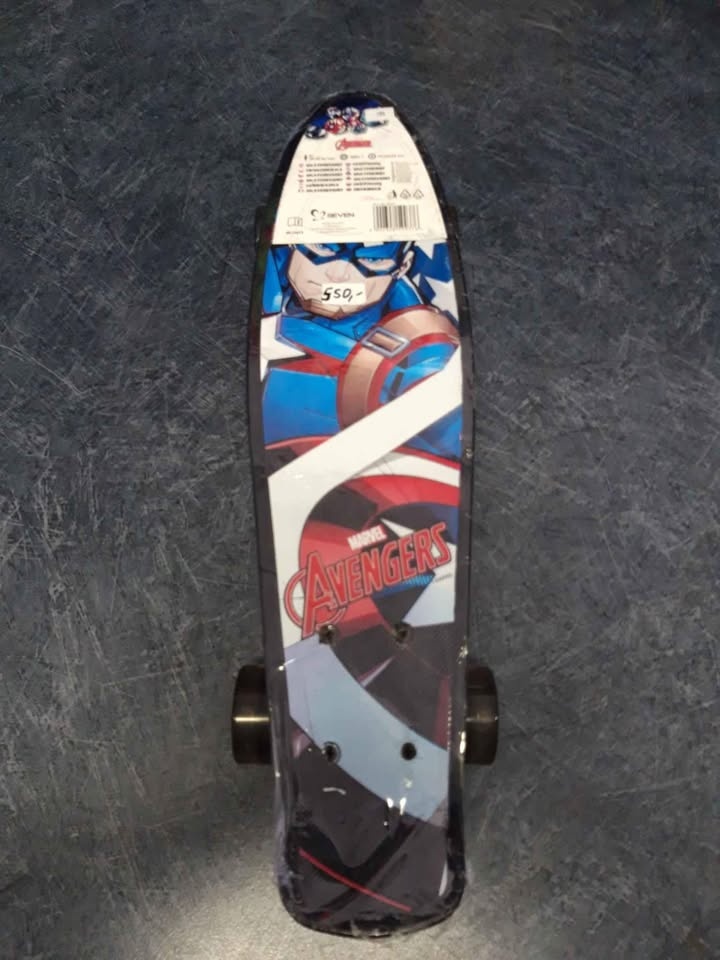 Skateboard Avengers nový 550 Kč