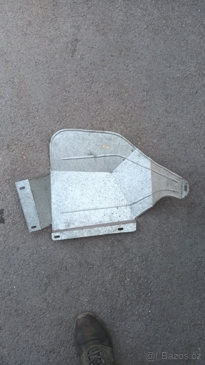 Plech pod motor škoda 120