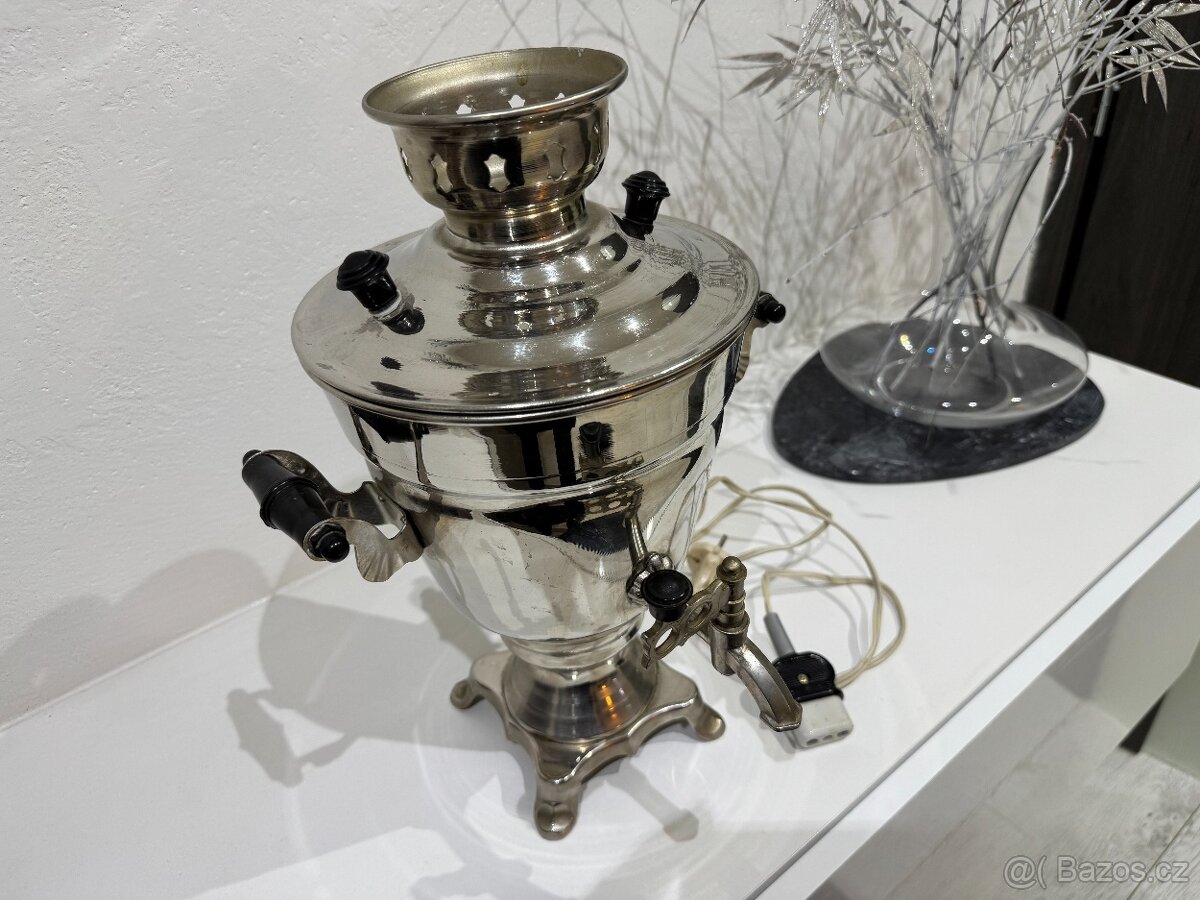 Starožitný ruský samovar