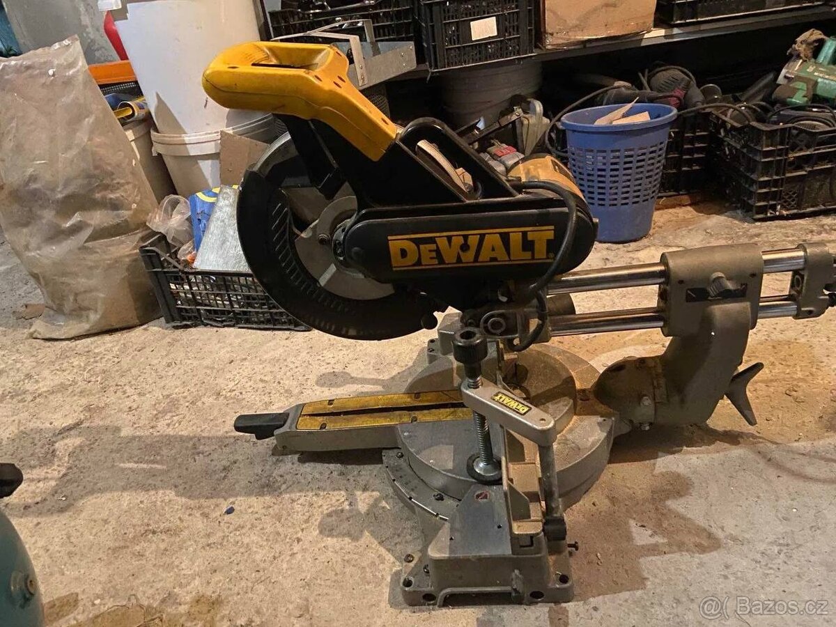 Pokosová pila Prodám DeWalt DW 708-QS