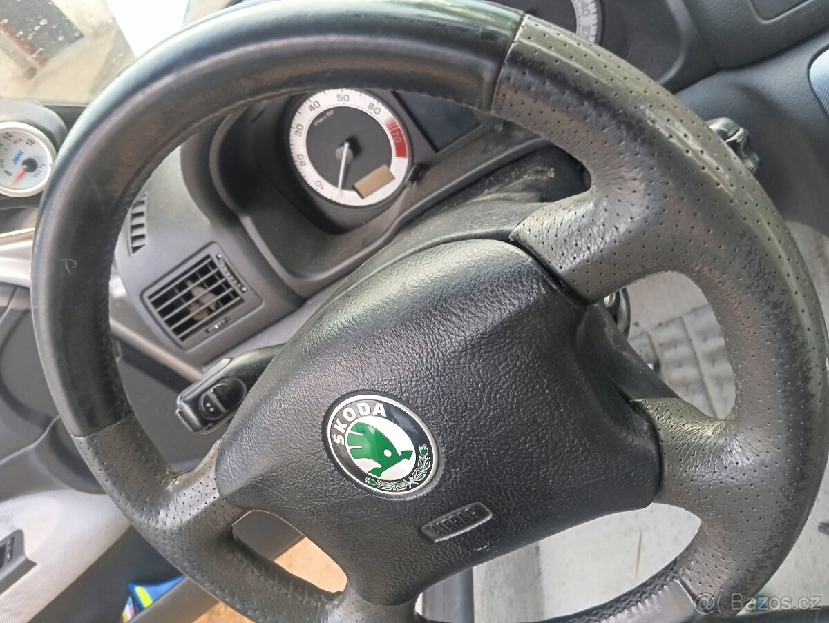 Prodám volant z erbegem na Octavii 1