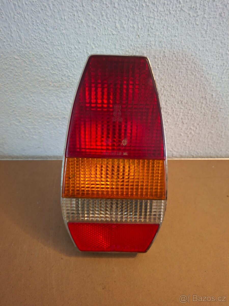 Škoda 105,120 zadní světlo