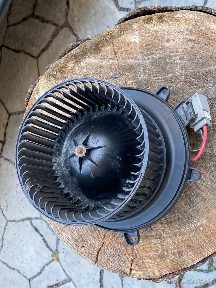 Ventilátor topení Ford Mustang 5.0 V8 2016