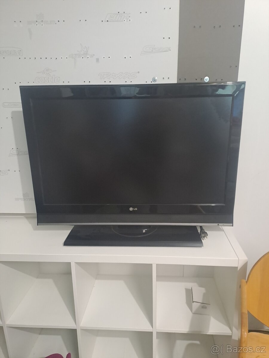 LCD TV LG Úhlopříčka 93cm