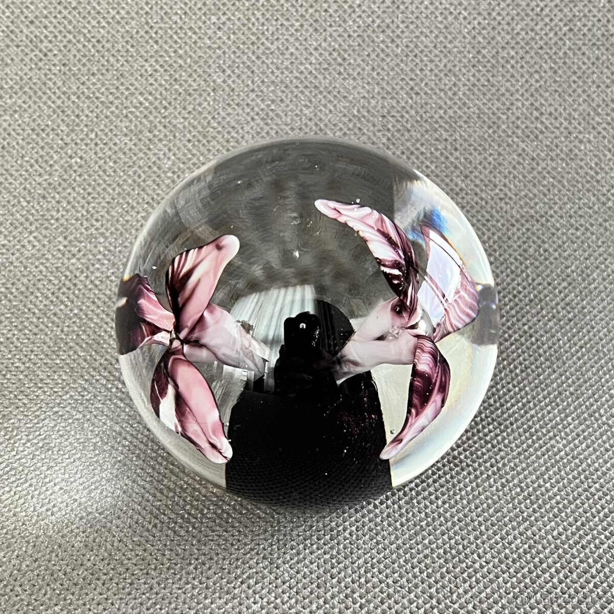 Skleněné těžítko Květiny 7.5 cm, hutní sklo