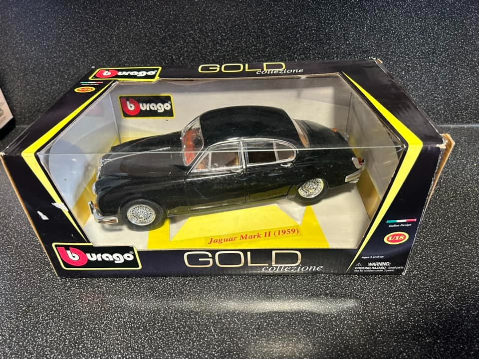 Jaguar Mark II 1:18